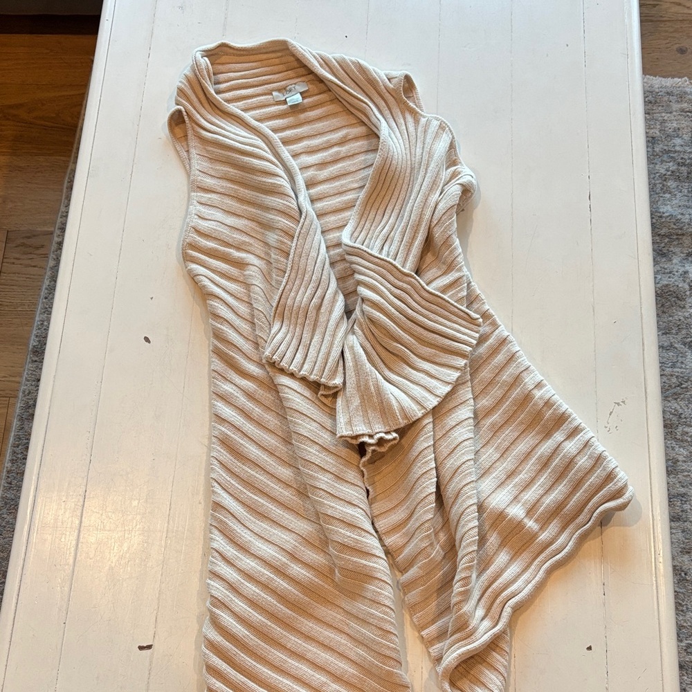 LOFT Neutral Ribbed Open Sleeveless Cardigan Vest in Beige